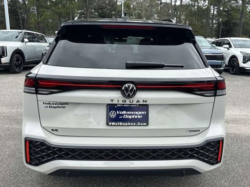 New 2026 Volkswagen Tiguan SE R-Line AWD/4WD image 31