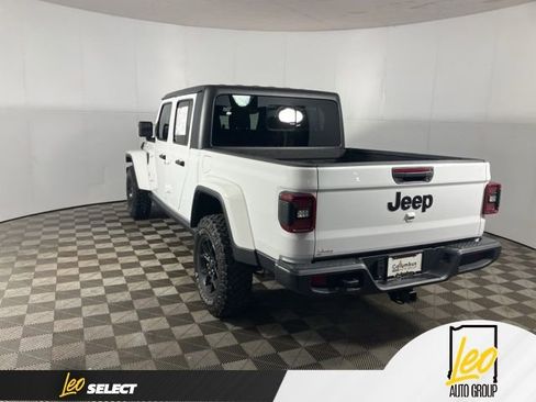 Used 2024 Jeep Gladiator Sport image 7