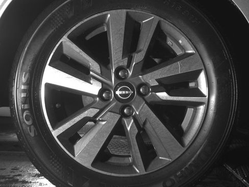 Used 2025 Nissan Versa SV FWD image 18