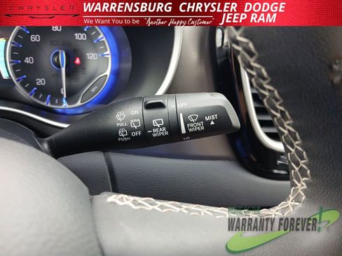 Used 2023 Chrysler Pacifica Touring-L FWD image 20