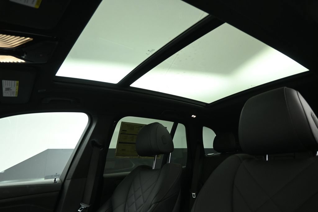 Used 2024 BMW X5 sDrive40i w/ Premium Package RWD image 17