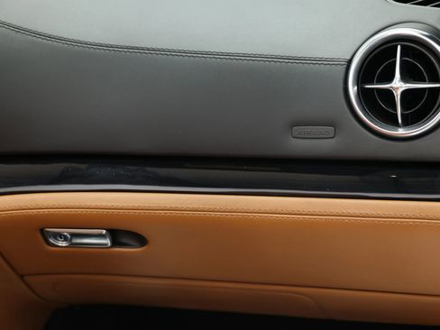Used 2014 Mercedes-Benz SL 550 image 66