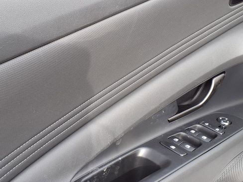 Certified 2025 Hyundai Elantra SEL image 12