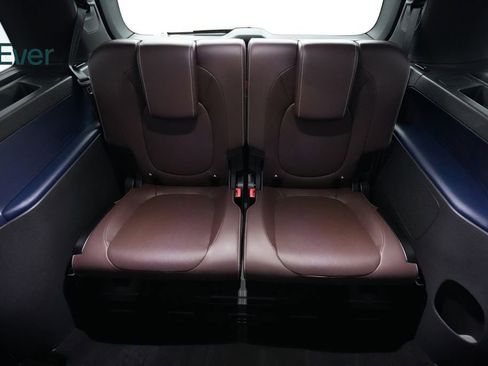 Used 2025 Volkswagen ID. Buzz Pro S RWD image 25