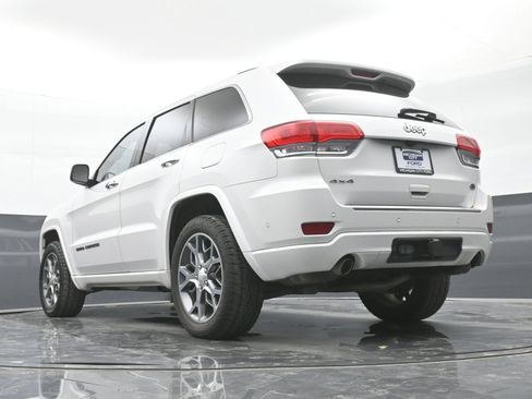 Used 2020 Jeep Grand Cherokee Overland AWD/4WD image 37