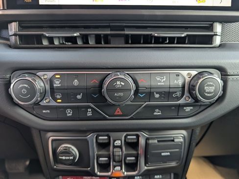 New 2026 Jeep Wrangler Unlimited Rubicon image 28