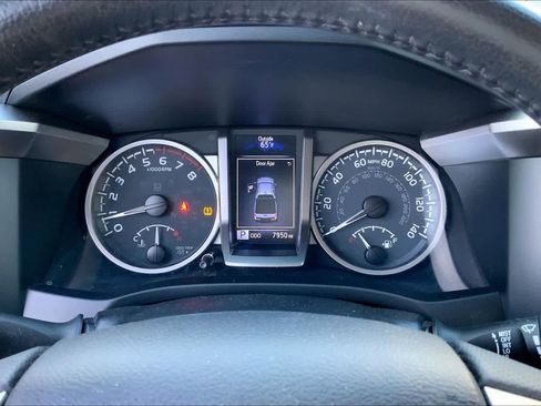 Used 2022 Toyota Tacoma SR5 image 25