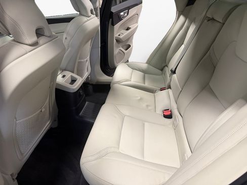 Used 2025 Volvo XC60 T8 Ultra w/ Protection Package Premier AWD/4WD image 16