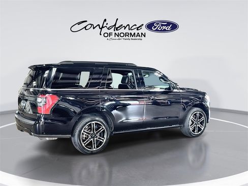 Used 2021 Ford Expedition Limited image 9