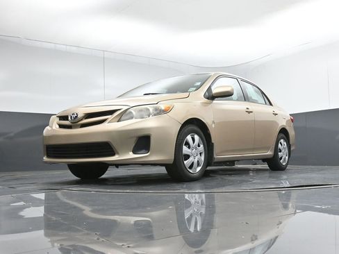Used 2011 Toyota Corolla LE FWD image 35
