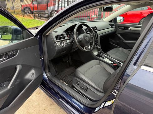 Used 2015 Volkswagen Passat TDI SE FWD image 12