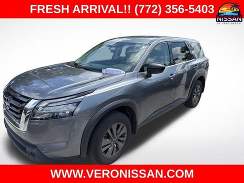 Used 2024 Nissan Pathfinder S FWD image 1