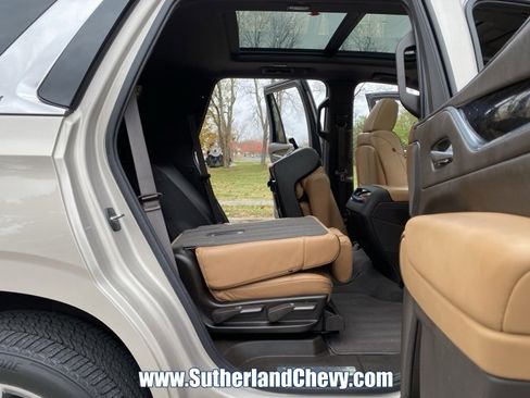 Used 2021 Cadillac Escalade Premium Luxury w/ LPO, Illumination Package image 41