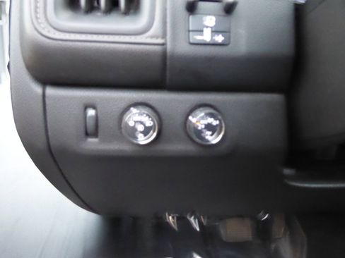 Used 2017 GMC Canyon SLT w/ Trailering Package image 11