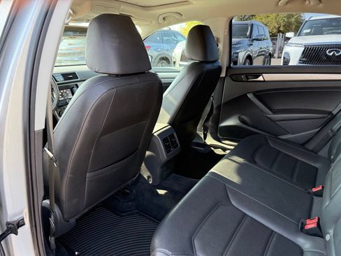 Used 2014 Volkswagen Passat 2.5 SE FWD image 11