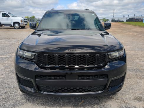 Certified 2024 Jeep Grand Cherokee L Limited w/ Black Appearance Package RWD image 7