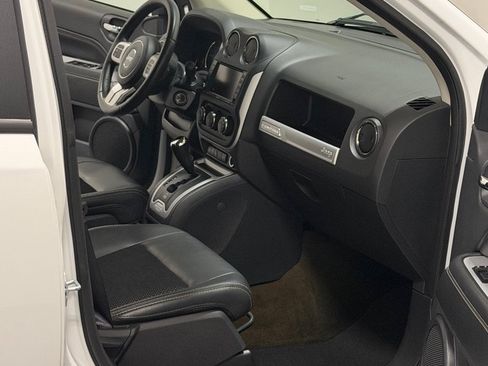 Used 2016 Jeep Compass Latitude AWD/4WD image 8