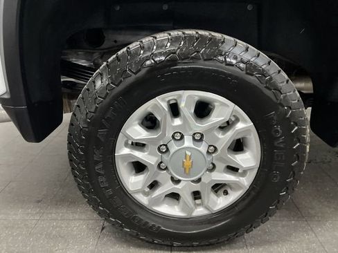 Used 2023 Chevrolet Silverado 2500 LT w/ Convenience Package image 32