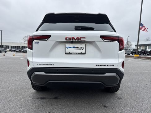 Used 2026 GMC Terrain Elevation w/ Elevation Premium Package image 9
