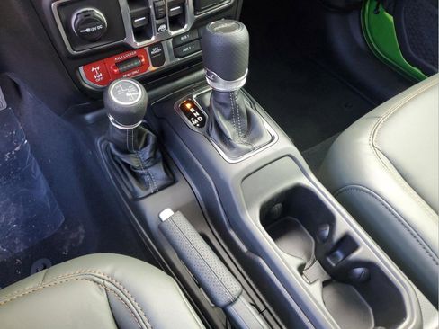 New 2026 Jeep Gladiator Mojave image 14