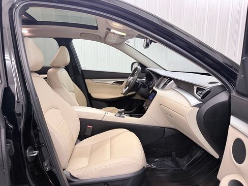 Used 2019 INFINITI QX50 Luxe w/ Navigation Package AWD/4WD image 40