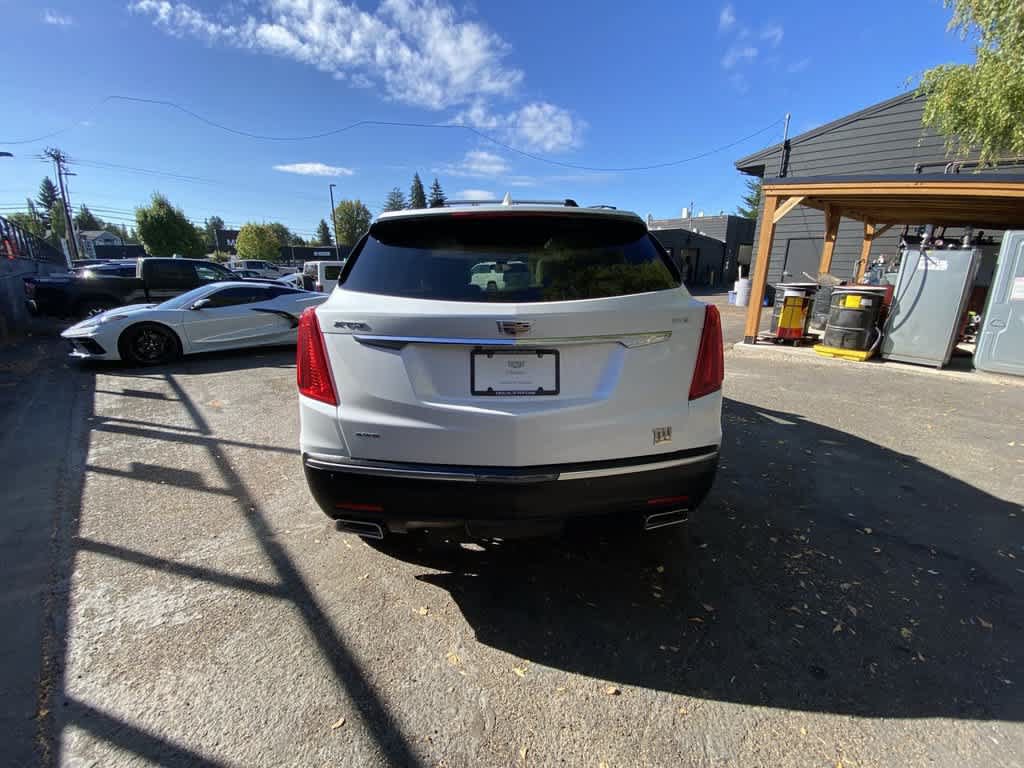 Used 2017 Cadillac XT5 Premium Luxury w/ Driver Assist Package AWD/4WD image 5