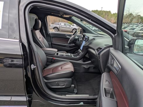 Certified 2022 Ford Edge Titanium w/ Equipment Group 301A image 38