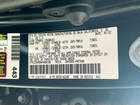 Used 2022 Toyota Tacoma TRD Off-Road w/ Technology Package AWD/4WD image 31