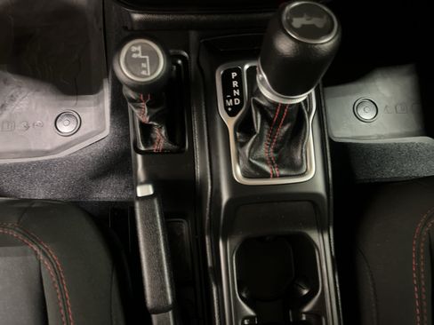 Used 2023 Jeep Wrangler Unlimited Rubicon w/ Cold Weather Group AWD/4WD image 12