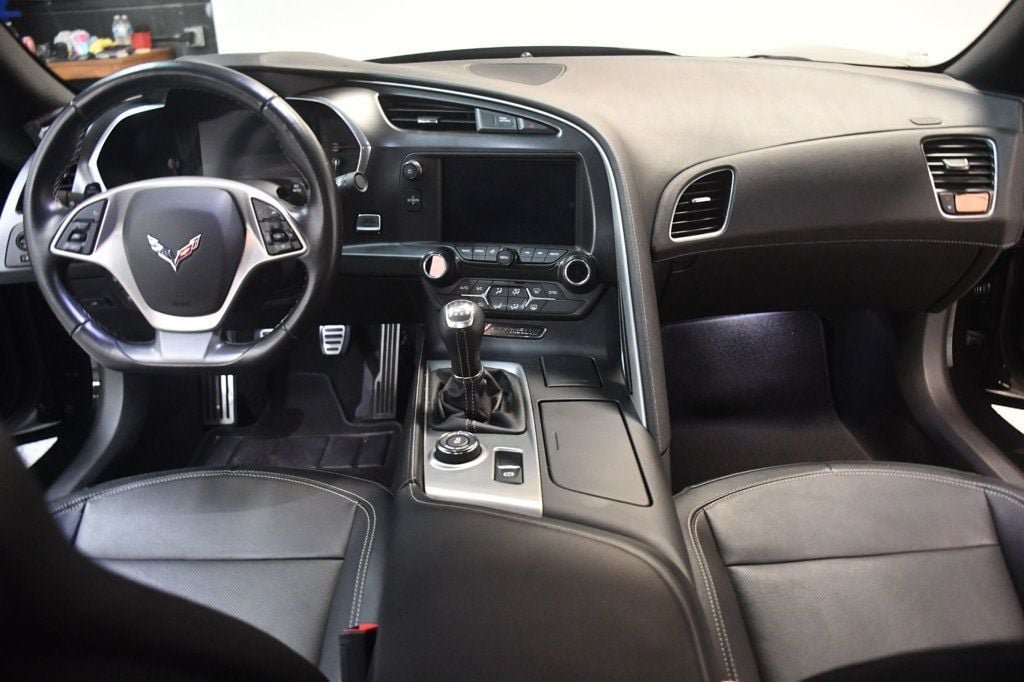 Used 2019 Chevrolet Corvette Stingray Coupe w/ Z51 1LT RWD image 5