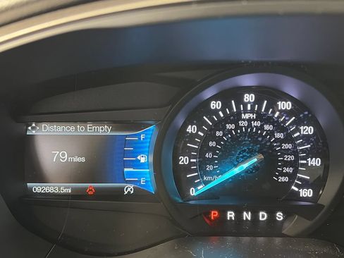 Used 2018 Ford Fusion SE w/ Fusion SE Technology Package FWD image 15