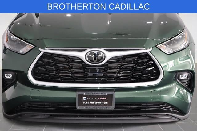 Used 2025 Toyota Highlander XLE AWD/4WD image 12