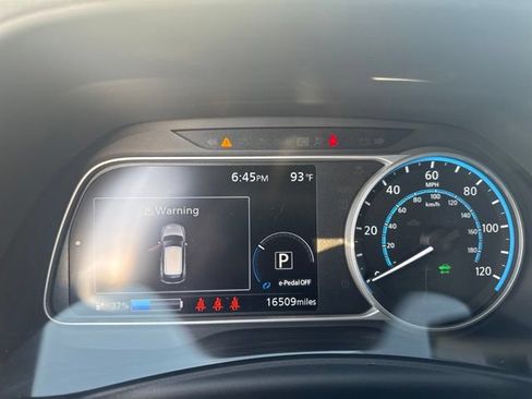 Used 2025 Nissan Leaf S FWD image 8