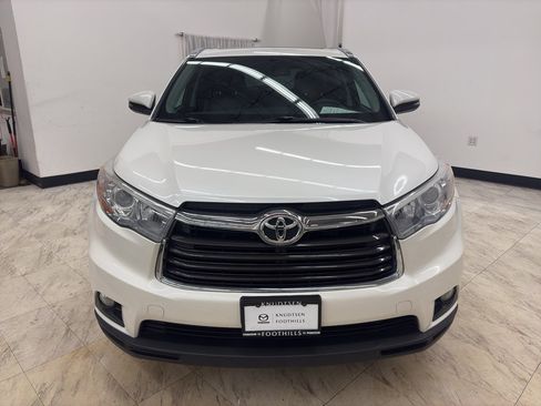 Used 2015 Toyota Highlander XLE image 2
