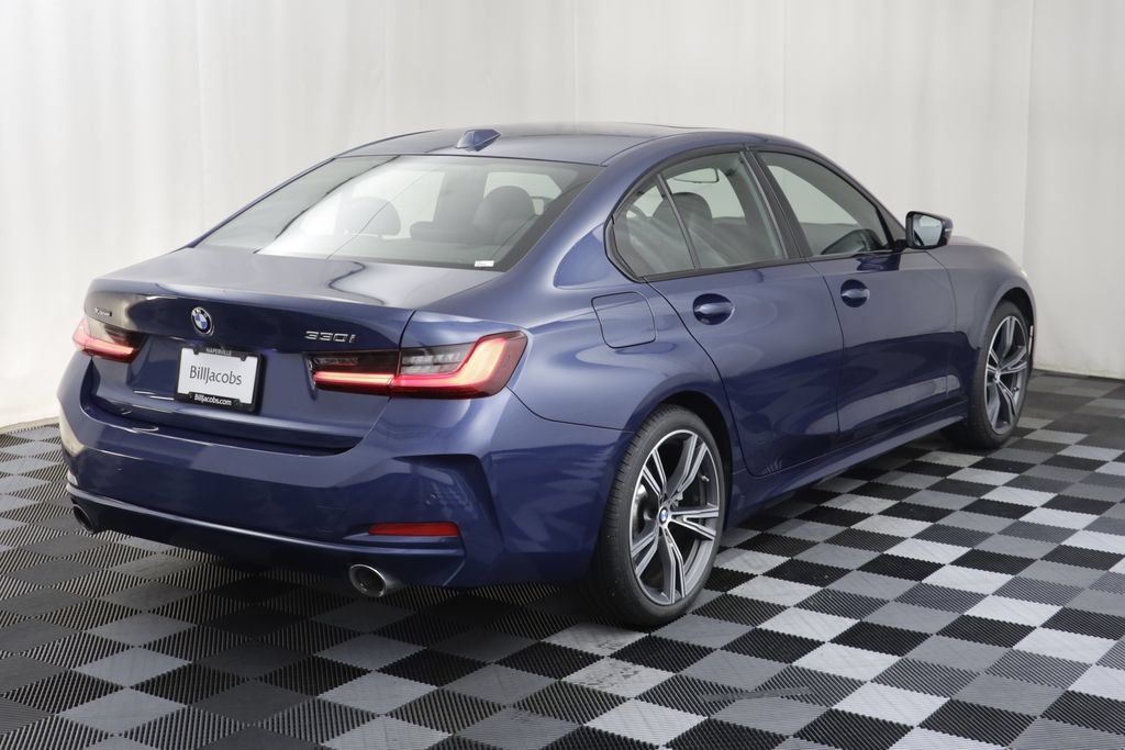 Used 2023 BMW 330i xDrive Sedan w/ Premium Package AWD/4WD image 19