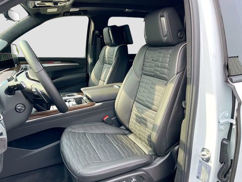 New 2026 Cadillac Escalade Platinum Sport w/ LPO, ONYX Package AWD/4WD image 13