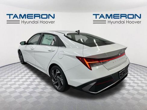 New 2025 Hyundai Elantra Limited image 3
