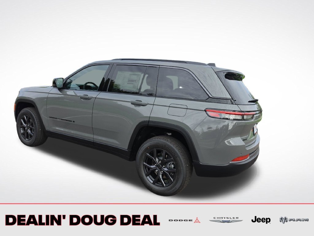 New 2027 Jeep Grand Cherokee 4WD image 3