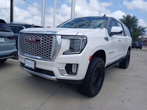 Used 2023 GMC Yukon XL Denali w/ Max Trailering Package AWD/4WD image 3