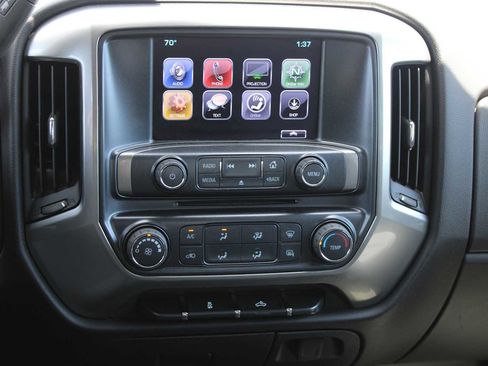 Used 2018 Chevrolet Silverado 1500 LT AWD/4WD image 12