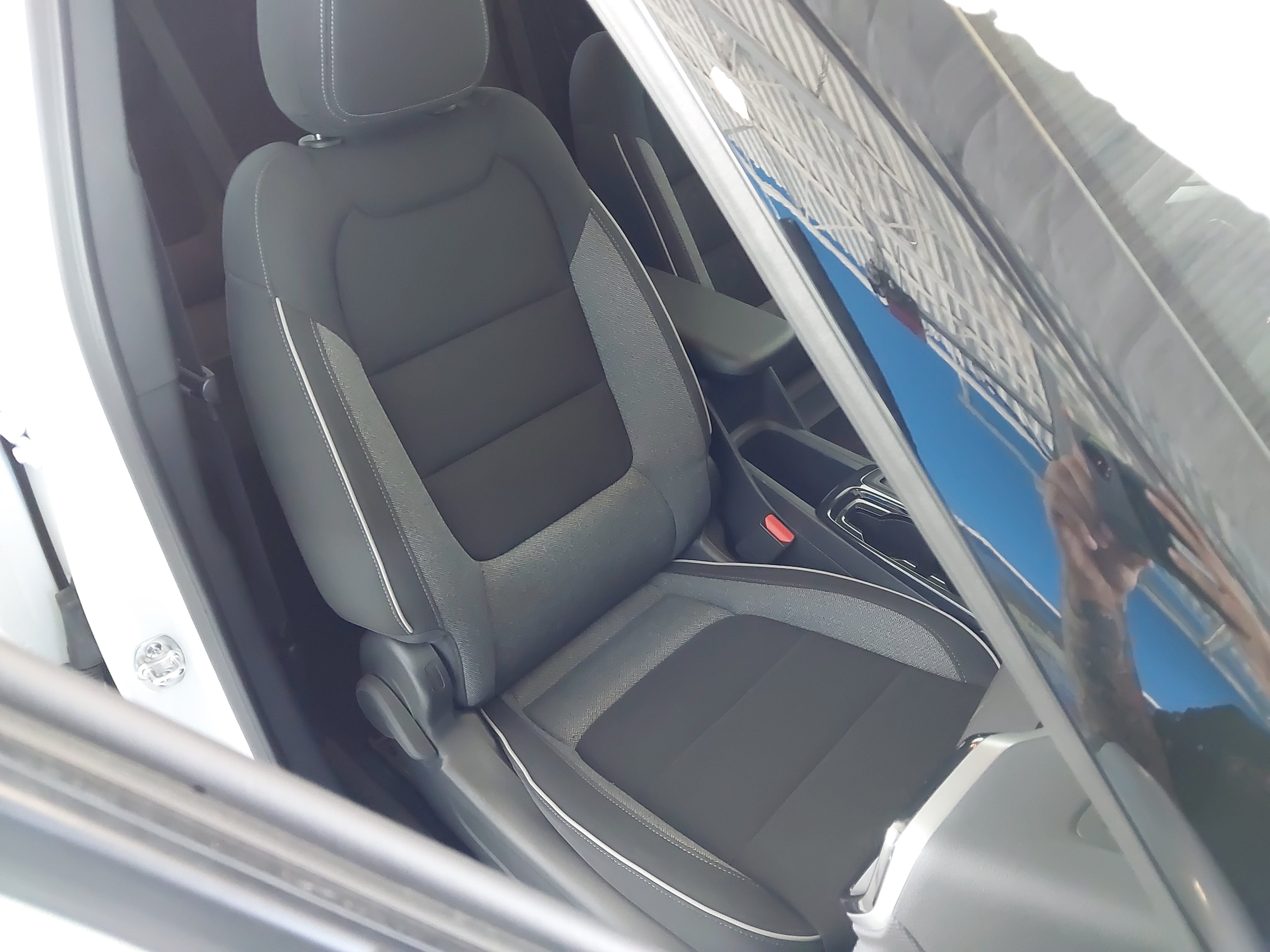 Used 2025 Chevrolet TrailBlazer LT AWD/4WD image 5