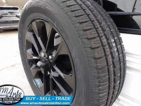 Used 2023 Jeep Wrangler Sahara w/ Cold Weather Group AWD/4WD image 16