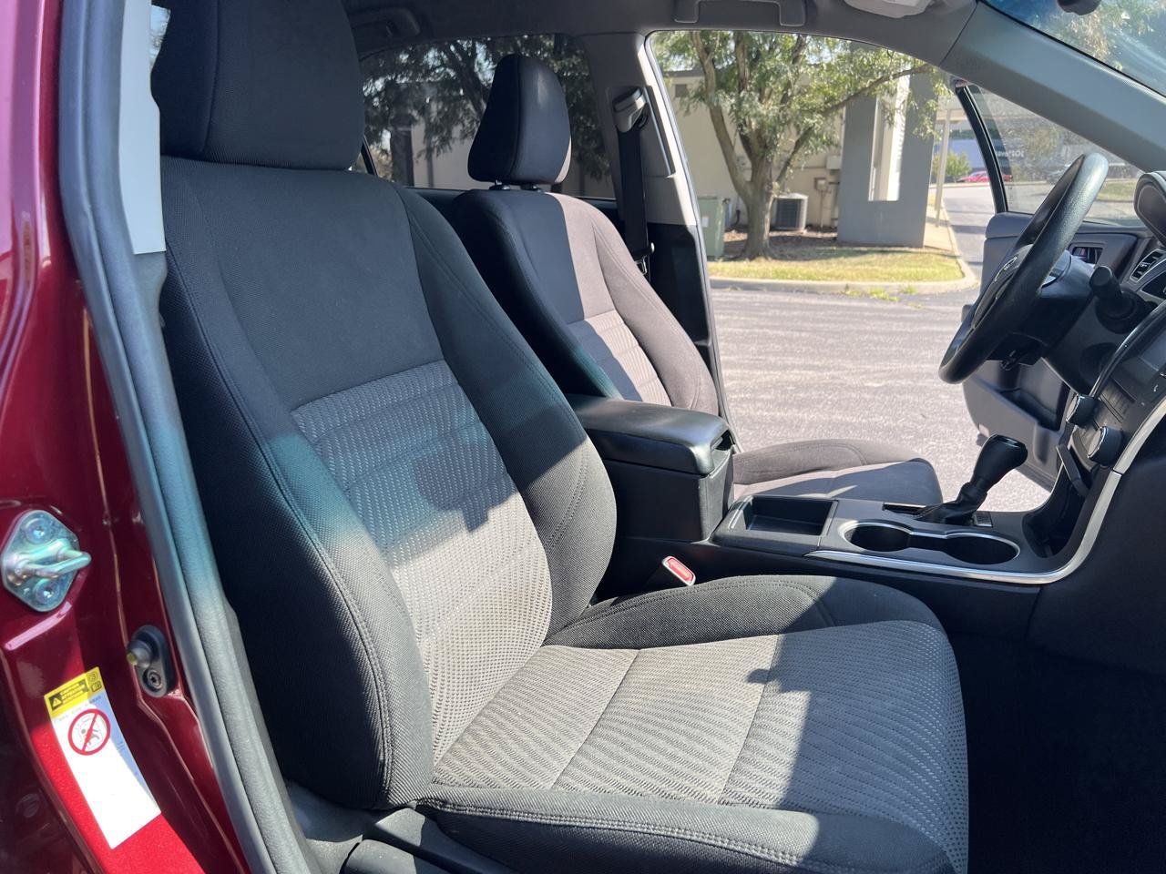 Used 2017 Toyota Camry LE FWD image 32