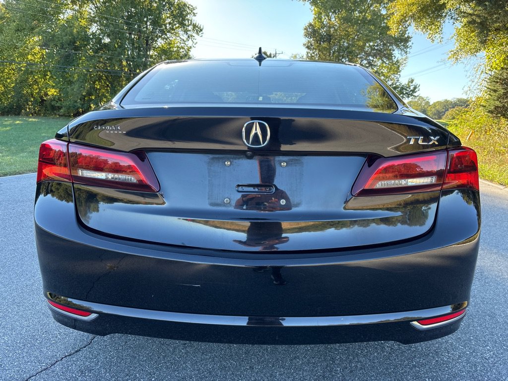 Used 2017 Acura TLX V6 FWD image 4