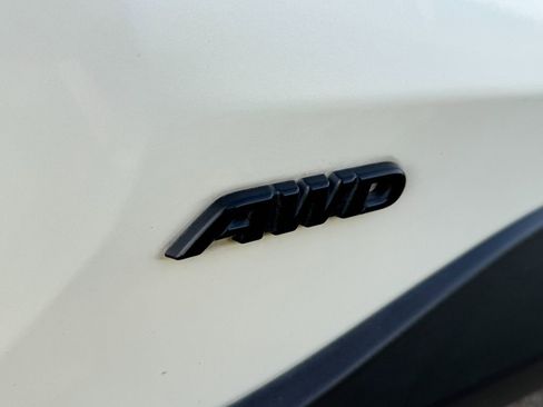 Used 2021 Toyota RAV4 XLE Premium image 7