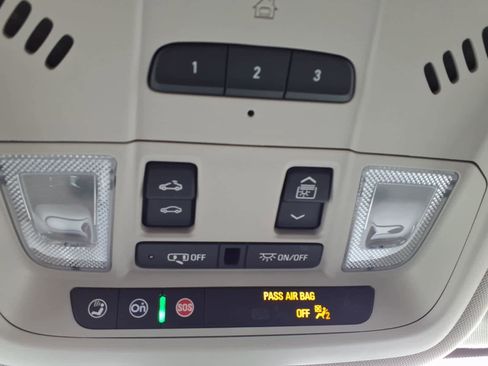 Used 2022 GMC Terrain Denali image 28