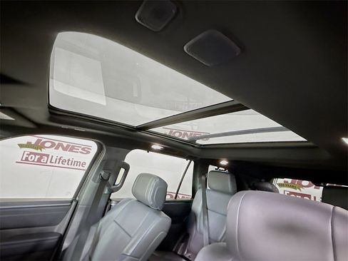 Certified 2024 Toyota Sequoia Platinum image 10
