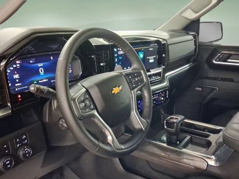 Used 2025 Chevrolet Silverado 1500 LTZ w/ Z71 Off-Road Package AWD/4WD image 29