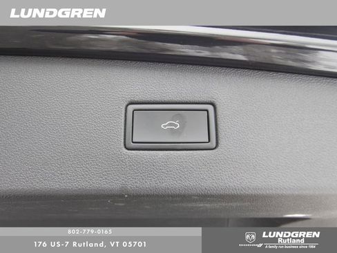 Used 2022 Volkswagen Tiguan SE R-Line image 45