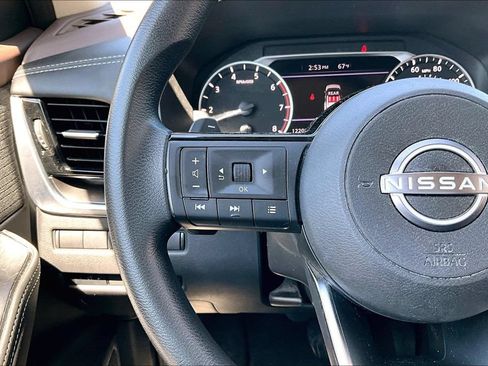 Used 2023 Nissan Rogue SV AWD/4WD image 11